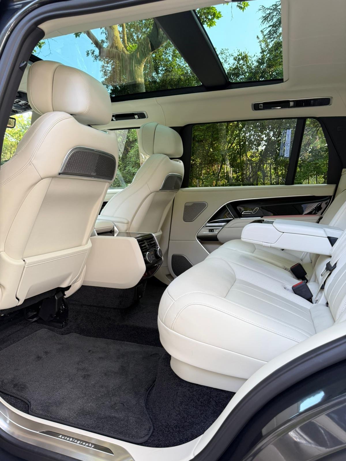Range Rover, photographié dans le réseau FFGR
